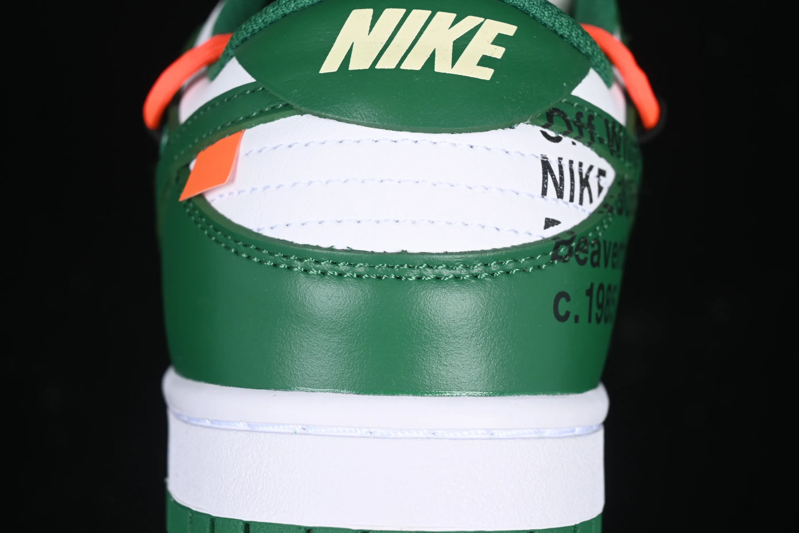 All Categories Nk SB Dunk Series Nk SB Dunk Low Low-top Sneakers H11 Special Offer Off-White x Futura x Dunk OW Joint Sneakers CT0856-100